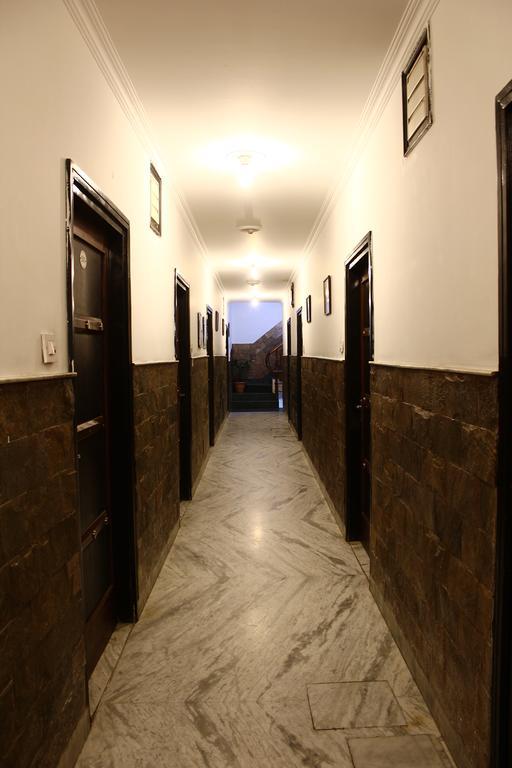 Hotel Katra Residency Екстериор снимка