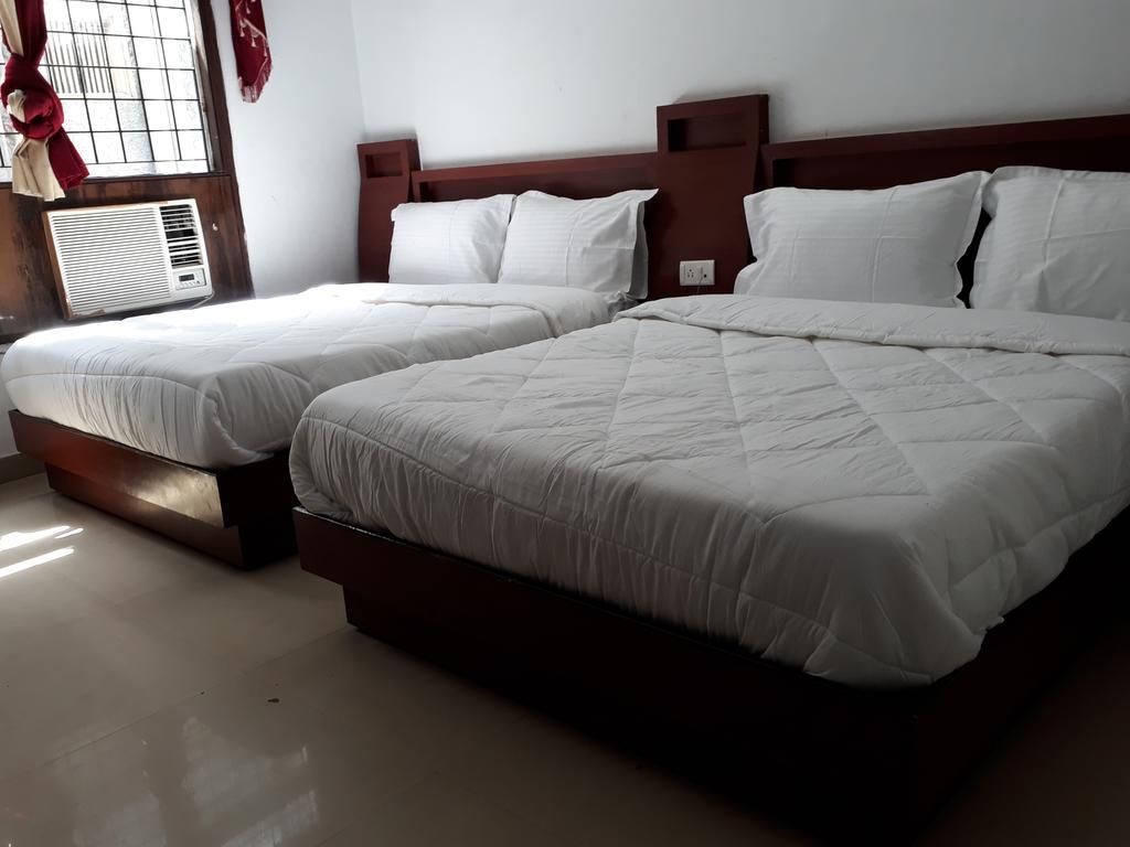Hotel Katra Residency Екстериор снимка