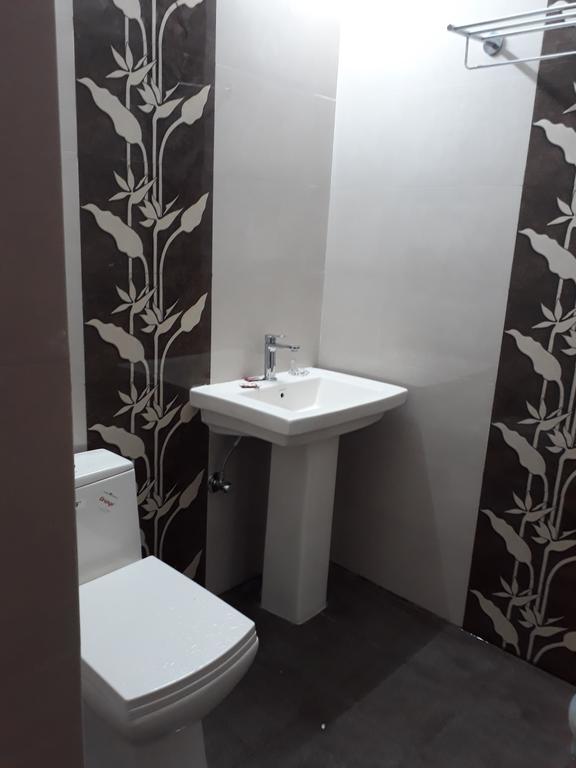 Hotel Katra Residency Екстериор снимка