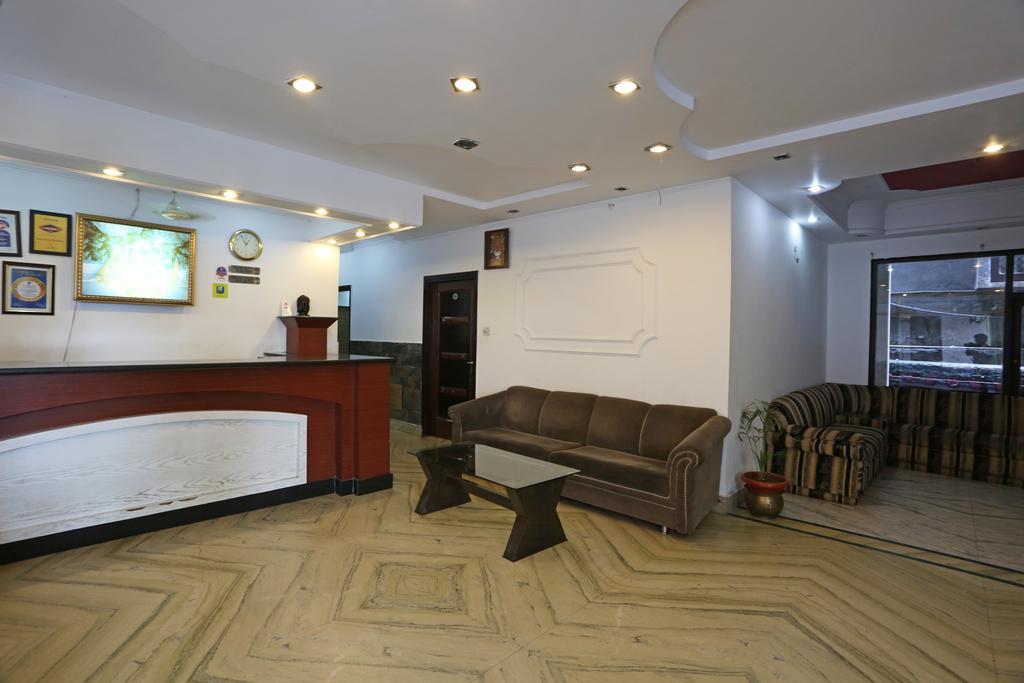 Hotel Katra Residency Екстериор снимка