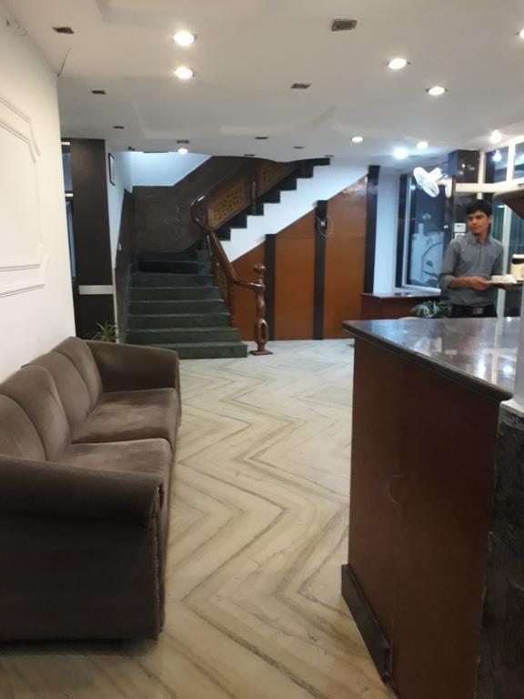 Hotel Katra Residency Екстериор снимка