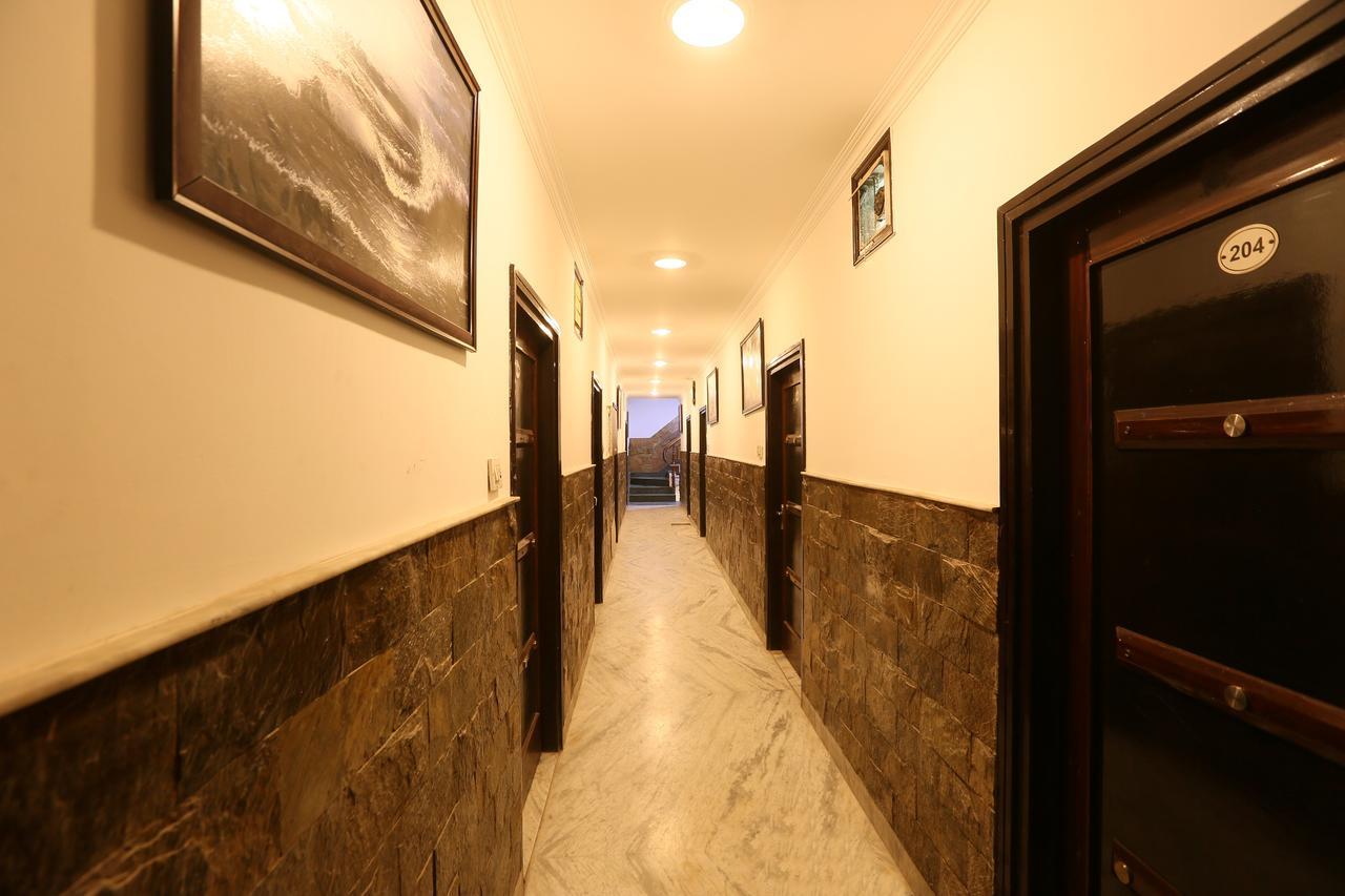 Hotel Katra Residency Екстериор снимка