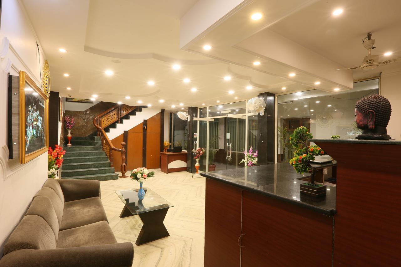 Hotel Katra Residency Екстериор снимка