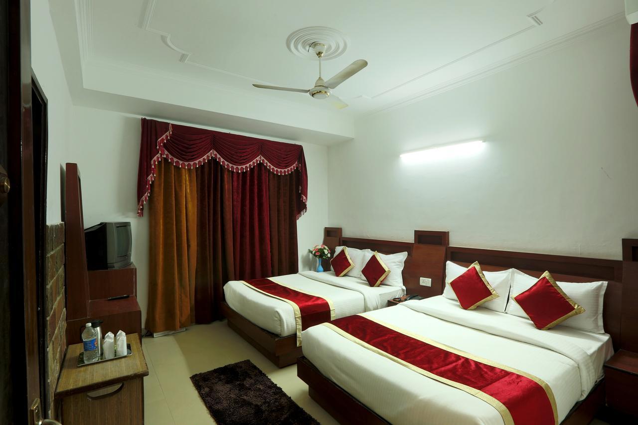 Hotel Katra Residency Екстериор снимка